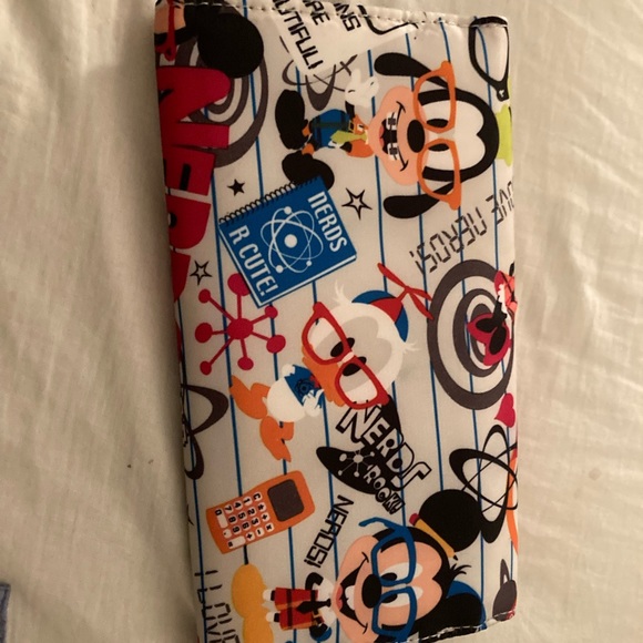Disney Nerds wallet from Disneyworld. - Picture 2 of 3